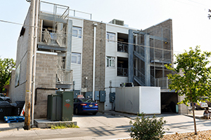 Chen's Apartments